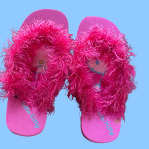 PEACE Hello Kitty SET Feather Flip Flops Size 7 8 PEACE Hello Kitty White TShirt